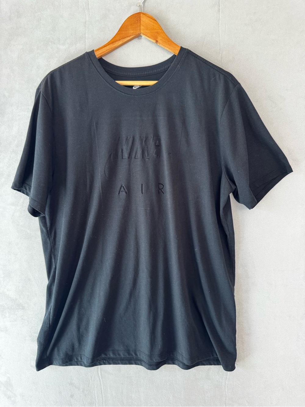 Nike Air T Shirt Men’s XL Black Tonal Logo Athletic Cut Streetwear Swoosh